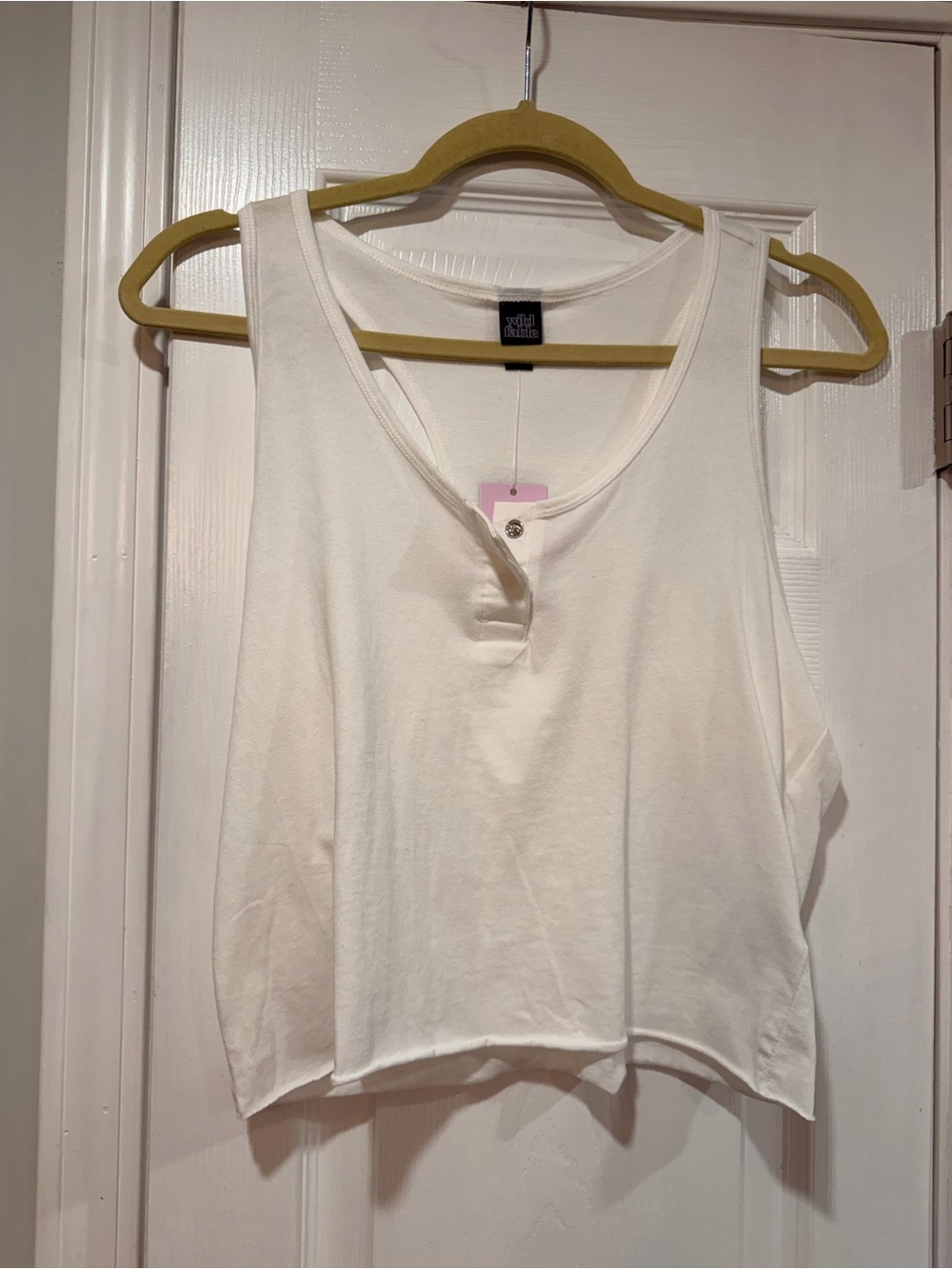 NWT Wild Fable Size L White Cropped Snap Henley Tank Top Sleeveless Raw Hem
